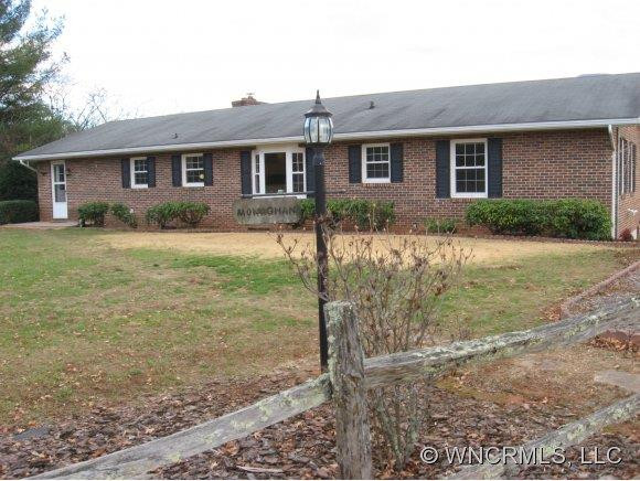 103 HAMPSHIRE LANE