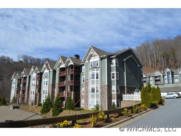 1000 Olde Eastwood Village #A207