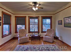 136 Charles Street - Photo 10