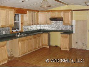 134 MAPLE AVENUE - Photo 2