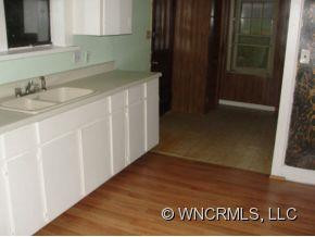 134 MAPLE AVENUE - Photo 4