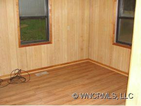 134 MAPLE AVENUE - Photo 5