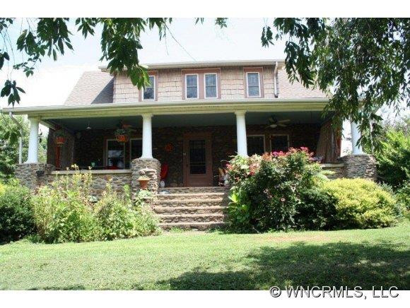 40 VICTORIAN DRIVE
