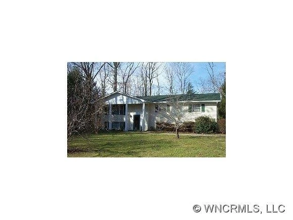 215 CASTLETON LN