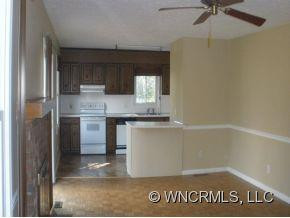 296 N. RUGBY - Photo 3