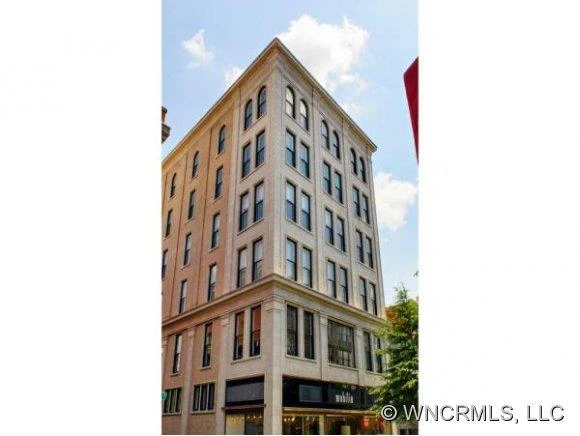 84 W. WALNUT STREET #203