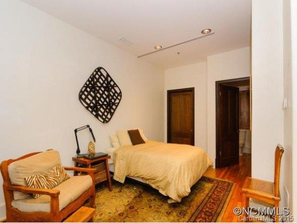 84 W. WALNUT STREET #204 - Photo 16