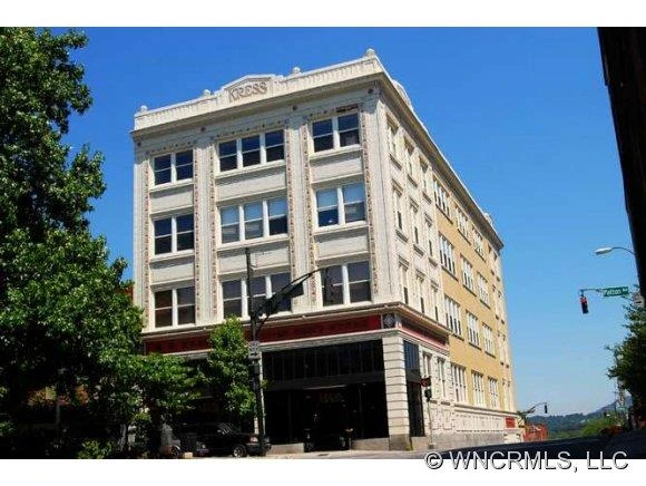59-C College St, Unit 207