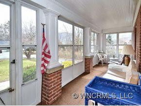 205 STONEWALL AVENUE - Photo 2