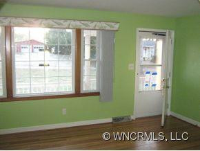 113 White Oak Drive - Photo 2