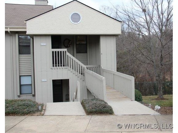 1606 Abbey Circle