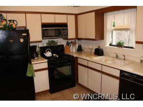 1606 Abbey Circle - Photo 4