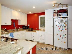 308 WATSON ROAD - Photo 4