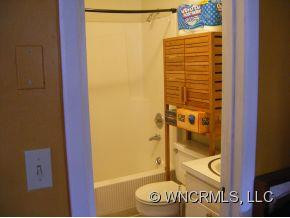 8 Hickory Terrace - Photo 16