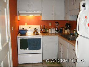 8 Hickory Terrace - Photo 5