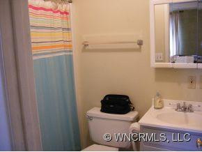 8 Hickory Terrace - Photo 9
