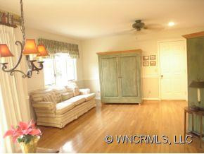 107 RED OAK DR - Photo 4