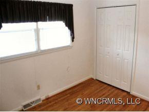 15 HICKORY DRIVE - Photo 13