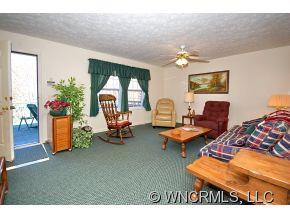 330 Sleepy Hollow - Photo 3