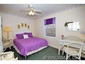 330 Sleepy Hollow - Photo 9