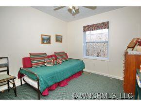 330 Sleepy Hollow - Photo 10