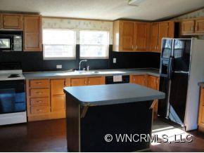 17 CURTIS GLENN DRIVE - Photo 2