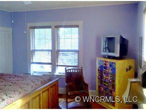 8 Farrwood Avenue - Photo 15