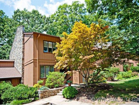 215 CROWFIELDS LANE