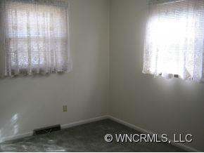 215 Northwest Drive - Photo 9