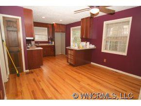 560 Overhill Drive - Photo 2