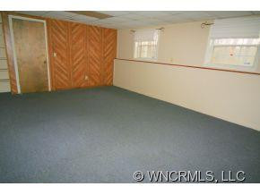 560 Overhill Drive - Photo 4
