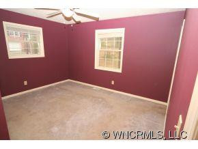 560 Overhill Drive - Photo 5