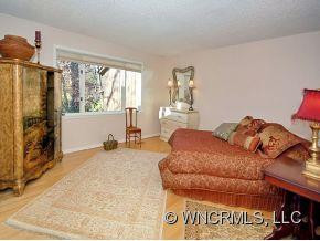 453 Crowfields Drive - Photo 10