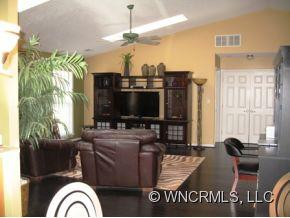 1002 Thorncrest Drive - Photo 6