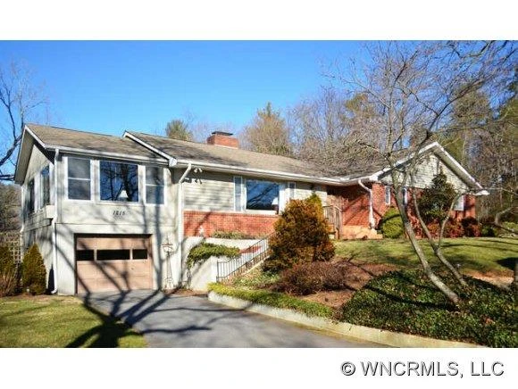 1215 Merrimon Ave