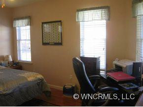 211 Fairway View Drive - Photo 11