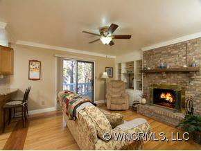 1 HAMPTON LANE - Photo 2