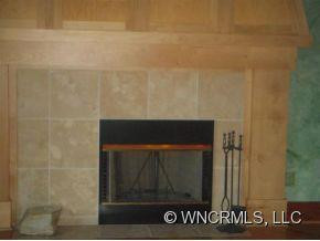 300 Spring Hill Drive - Photo 4