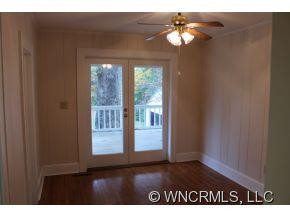 389 Park Ave - Photo 22