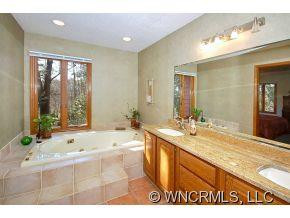 223 Robinhood Road - Photo 16