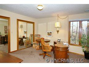 223 Robinhood Road - Photo 17