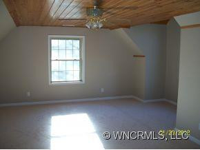 553 Thunder Road - Photo 19