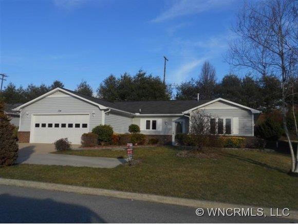 124 DERBYSHIRE DRIVE