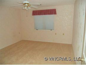 124 DERBYSHIRE DRIVE - Photo 11