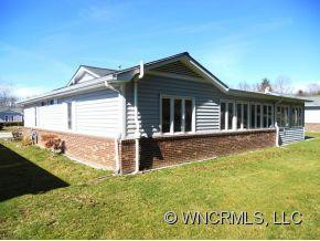 124 DERBYSHIRE DRIVE - Photo 13