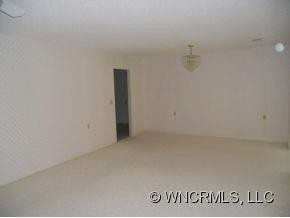 124 DERBYSHIRE DRIVE - Photo 6