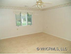 124 DERBYSHIRE DRIVE - Photo 9