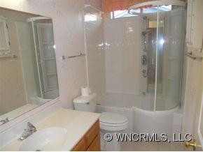 124 DERBYSHIRE DRIVE - Photo 10