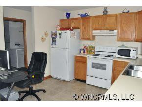 219 E Oakview Road - Photo 5