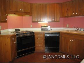 124 Continental Drive - Photo 4
